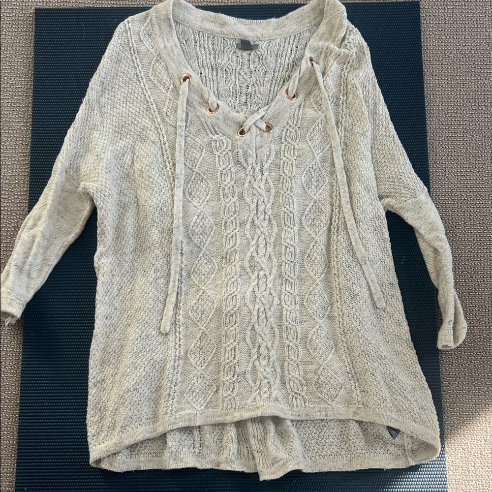 Aerie Cream V-Neck Cable Knit Sweater